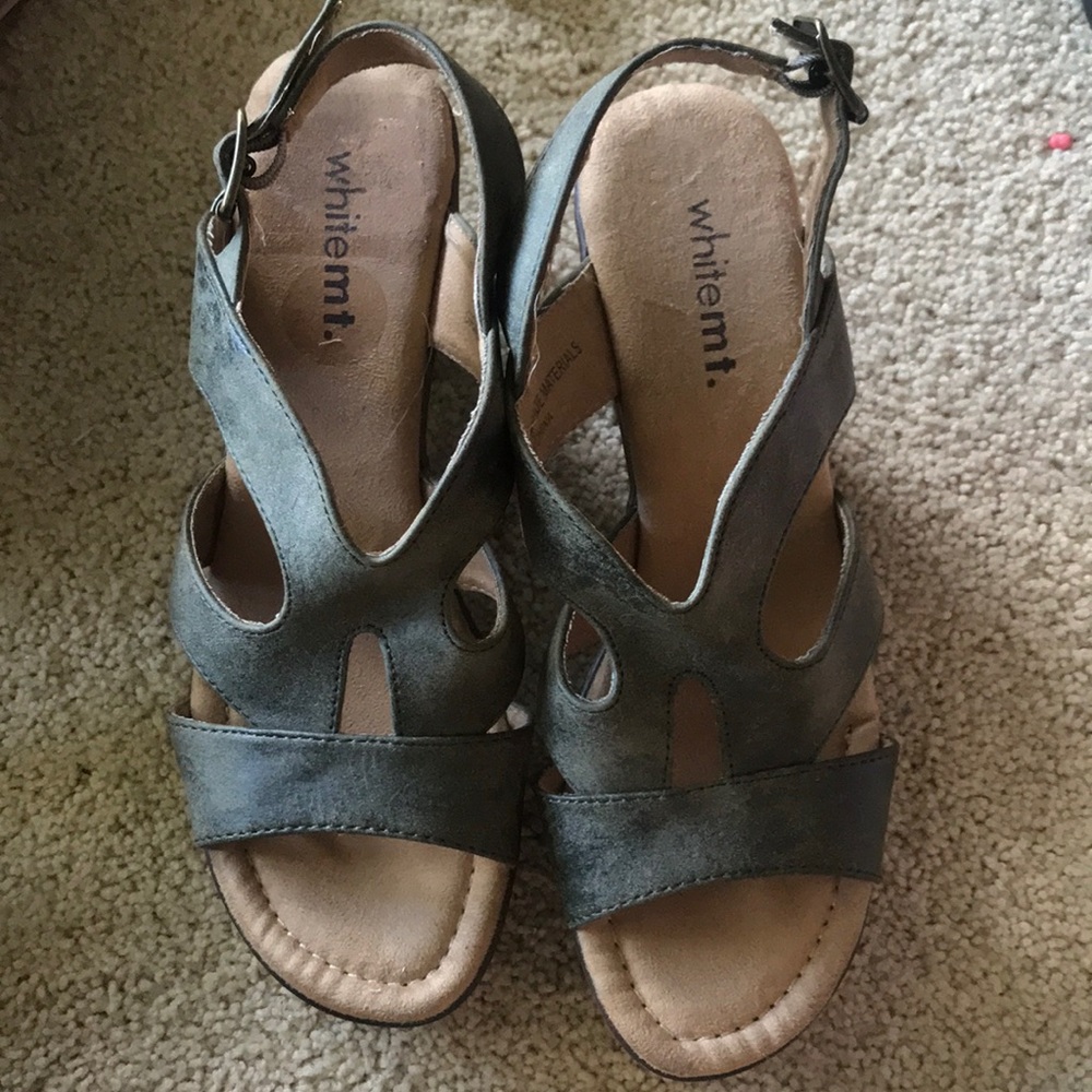 Olive green size 6 chunky heels